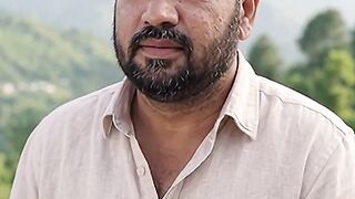 Romance bhari shayari