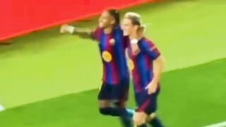 FC Barcelona membantai Real Racing Club de Santander  dengan skor telak 7-2