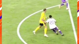 Apa yang dilakukan Cristiano ini?