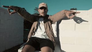 GOYANG CAIYA CAIYA - Ocha Sentuf ft Manggorap ( official music video ).