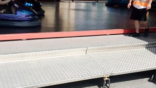 Srandičky na autodromu na pouti