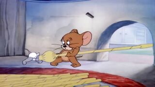 Jerry’s Funny Escape 😂🐭 | Tom & Jerry Cartoon Comedy