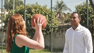 JOGANDO  BASQUETE  E A CERTANDO