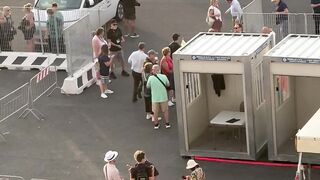 How the guest reactions in the port?
