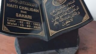 Pembuatan nama buku buat makam