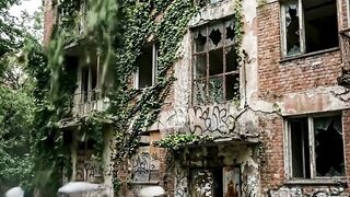 🏗️ This abandoned building held enormous potential. ✨👀