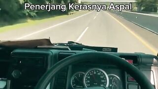 Panasnya aspal