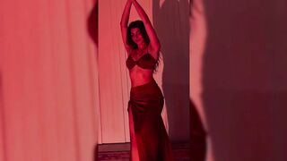 Indian Girl Sakshi Singh Dance 2