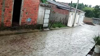 Bom dia  Deus nos presenteou com esse dia lindo de chuva 🌧️