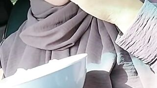 Ibu muda sedang santai