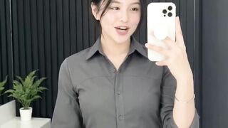 Chic & Effortless Office Look