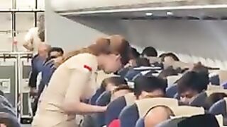 A quick chat can make a flight feel a lot more personal. ✈️.mp4