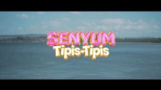 SENYUM TIPIS-TIPIS _ Dj Qhelfin