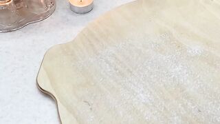 Make delicious pizza