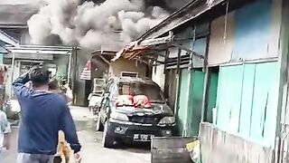 Kebakaran 16