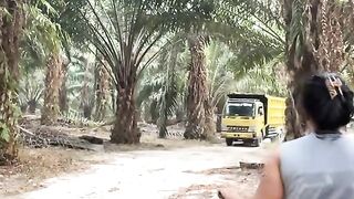 Petani sawit wanita