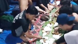 makan bersama yang unik