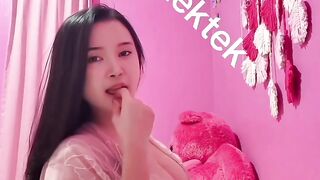 Pink warna kamar ya
