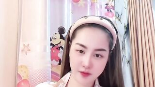 Kucing yang manja