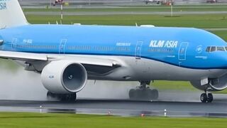 WET TAKEOFF🌧️ Seeing the KLM B777-200ER Rumbling down runway 27 at Schiphol