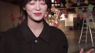 gugudan's Sejeong - Duchiddachi Song