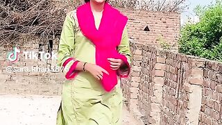 Sara khan 2