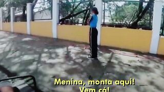 Quem é o motociclista que salvou menina de 12 anos de um ataque de abelhas