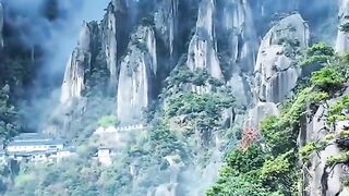 Keindahan alam Negeri Dongeng China Di Mount Sangqing