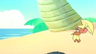 Jerry Finds a GIANT Hot Dog in the Desert! 😂🌭🐭
