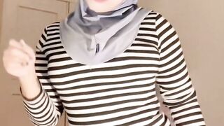 Wanita bergoyang