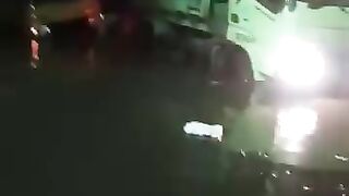 Indonesia mobil kena banjir