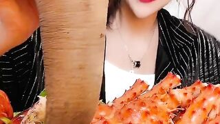 Makan besar 3