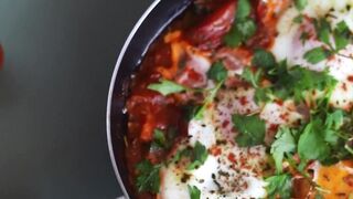 Lasanha de Frigideira Cremosa – Receita Rápida e Feita Sem Forno