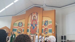 Virgem Aparecida: Cântico e Louvor na Celebração da Santa Missa.