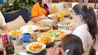 احسن غداء دوزيو مع بناتي.