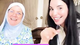 البنات شوف. شنو وصلني من تيمو على قبل ماما
