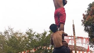 Panjat pinang 4