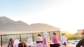 Yoga di pagi hari