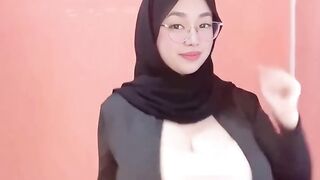 Dada yang indah membuat semua orang terpesona