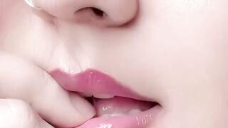 Bibir yang membuat kaum lelaki tegang