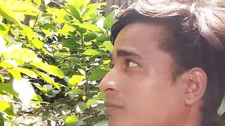 সৌন্দর্যের মাঝে