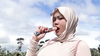 Bermain di kebun kopi