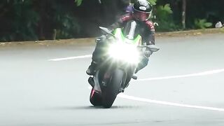 Kawasaki ninja ZX10R cornering😲