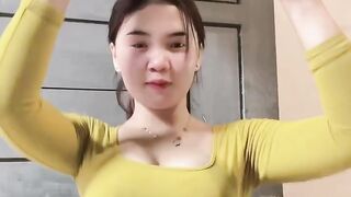 Dada bergoyang asik banget