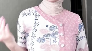 pagi tadi pakai batik dulu