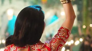 Deewane bollywood song jacqueline fernandez showing her boobs and nipples in this song looking red hot watch now.