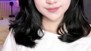 Minum susu sambil melihat kan susu
