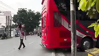 Bus aman nyaman lintas padang sumatra jakarta