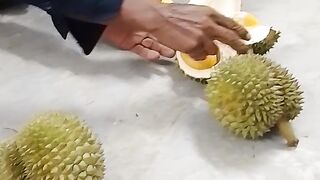 Eat the most delicious durian