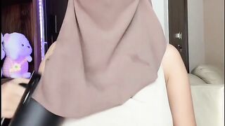 Minum air muncul susu berputing